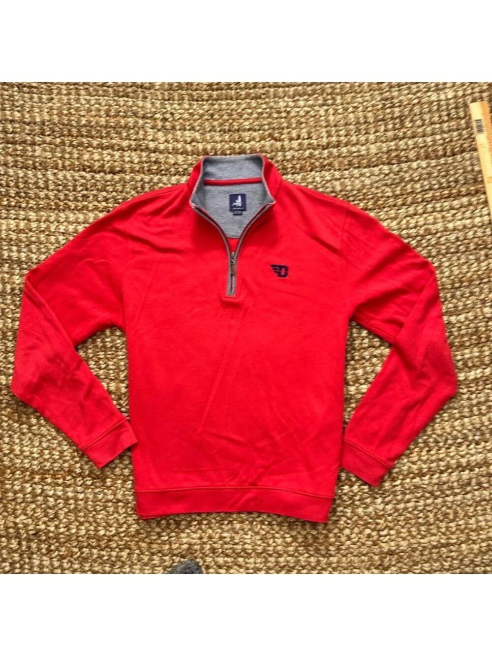 Johnnie-O Dayton Flyers Quarter Zip Sweatshirt Men's Medium Red